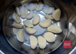 糖醋蒜的做法图解1