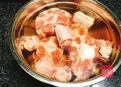 红酒烩牛尾的做法图解1