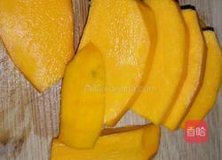 南瓜牛奶羹的做法图解1