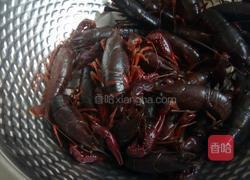 油爆大龙虾的做法图解1