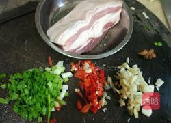 虎皮扣肉的做法图解1