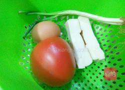 番茄鸡蛋豆腐汤的做法图解1