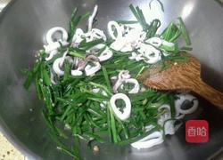 韭菜炒墨鱼仔的做法图解6