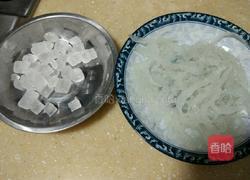 燕窝炖冰糖的做法图解2