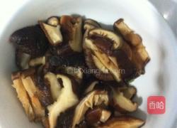 香菇炒青菜的做法图解3