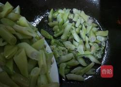 火腿肠炒扁豆的做法图解6