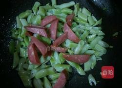 火腿肠炒扁豆的做法图解7