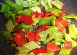 腊肠尖椒炒鸡蛋的做法图解7