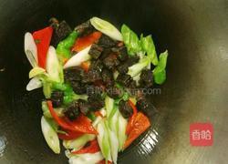 爆炒牛肉干的做法图解6