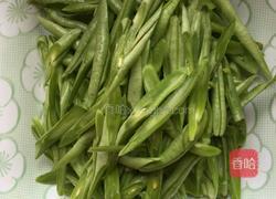 豆角爆炒肉的做法图解2