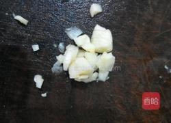 腊肠炒苦瓜的做法图解4