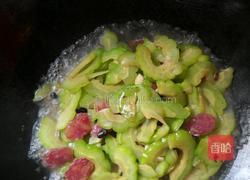 腊肠炒苦瓜的做法图解9