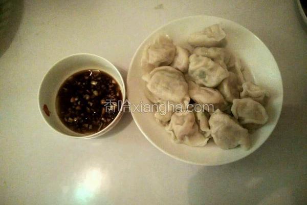 芹菜猪肉 韭菜鸡蛋水饺