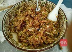 芹菜猪肉 韭菜鸡蛋水饺的做法图解2