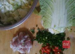 白菜炒肉丝的做法图解1