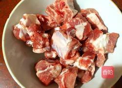 酸甜菠萝排骨的做法图解1