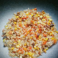 玉米胡萝卜炒饭的做法[图]
