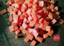 玉米胡萝卜炒饭的做法图解3