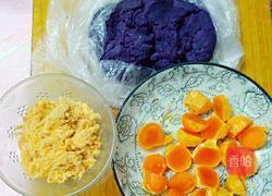 紫薯肉松蛋黄酥的做法图解1