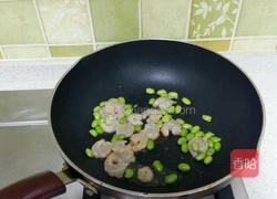 丝瓜炒虾仁的做法图解2