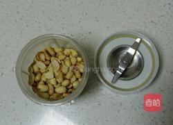 自制花生酱的做法图解1