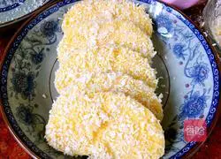 Illustration of how to make golden steamed bun slices 4