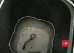 梅花型豆沙面包(面包机版）的做法图解1