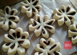 梅花型豆沙面包(面包机版）的做法图解4