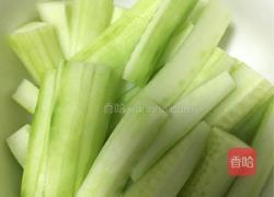 土豆黄瓜的做法图解2