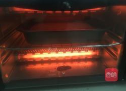 戚风三层草莓夹心蛋糕的做法图解7