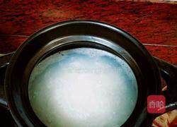 海鲜沙锅粥的做法图解1