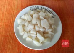 鲜榨雪梨汁的做法图解2