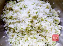 西葫芦饺子的做法图解3