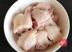 花生黄豆猪脚汤的做法图解1