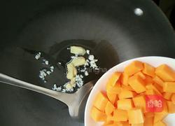 胡萝卜烧豆泡的做法图解2