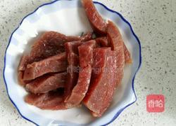 香酥牛肉的做法图解1