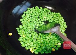 清炒毛豆玉米胡萝卜的做法图解3