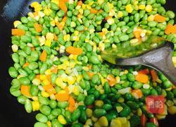 清炒毛豆玉米胡萝卜的做法图解4