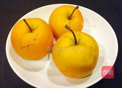 冰糖枸杞子炖秋梨的做法图解1