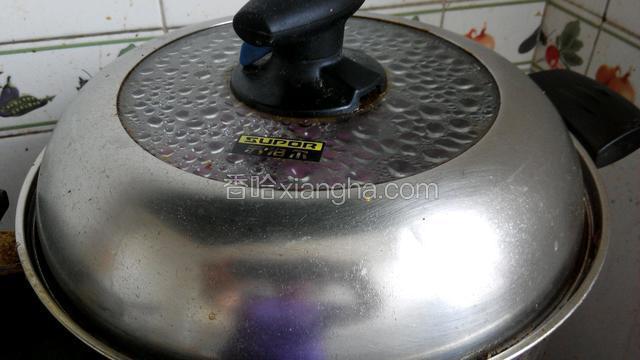中火加热，上汽后再蒸20分钟