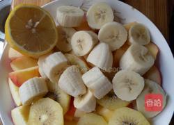 水果莎拉的做法图解2