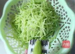 清炒莴笋丝的做法图解1