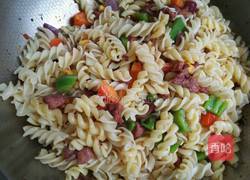 杂蔬牛肉意面的做法图解3