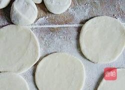 韭菜鸡蛋饺子(生的)的做法图解6
