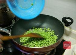 毛豆炒虾的做法图解3