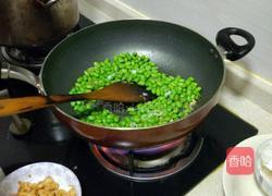 毛豆炒虾的做法图解4