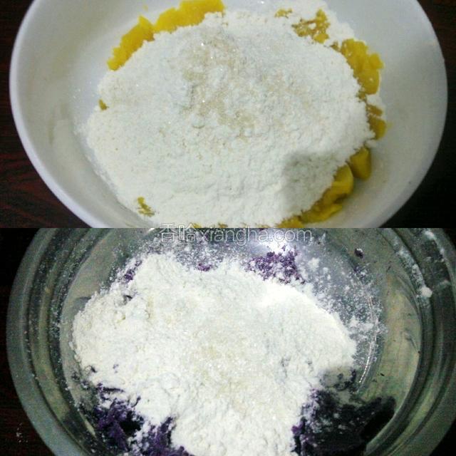 在南瓜泥里和紫薯泥里分别放面粉，酵母粉和白糖