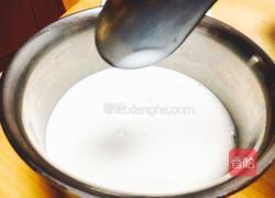 自制彩色炒酸奶# 搭配黑麦无糖无油面包#有能量也不怕胖的做法图解2