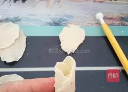 栀子花(面粉制品)的做法图解7