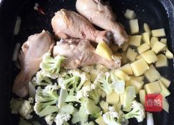 鸡腿拼花菜的做法图解7